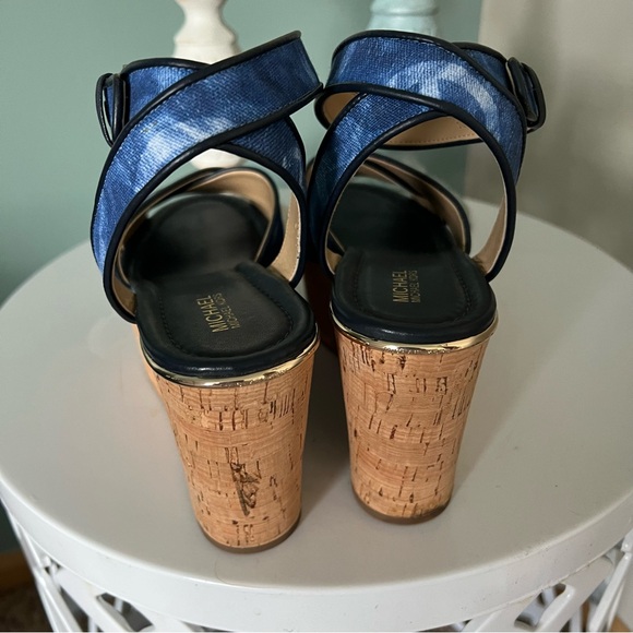 Michael Kors Abbott Mid wedge printed peace sign canvas dk chambray size 6.5 - Picture 4 of 8